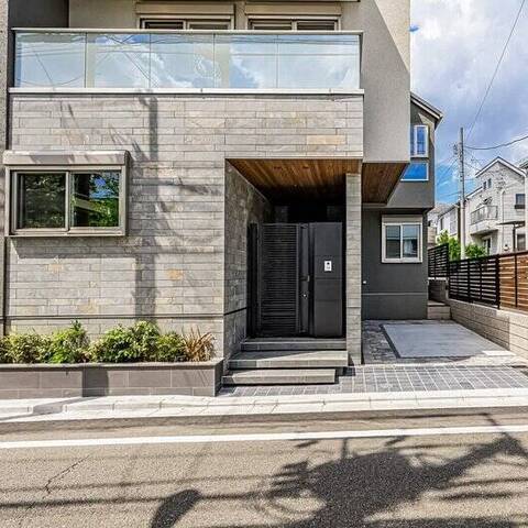 世田谷区弦巻5丁目戸建の建物・共用部写真