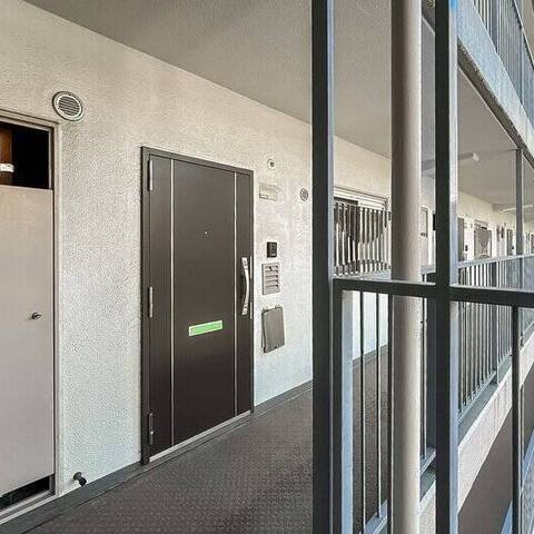 日商岩井芦花公園マンションの建物・共用部写真