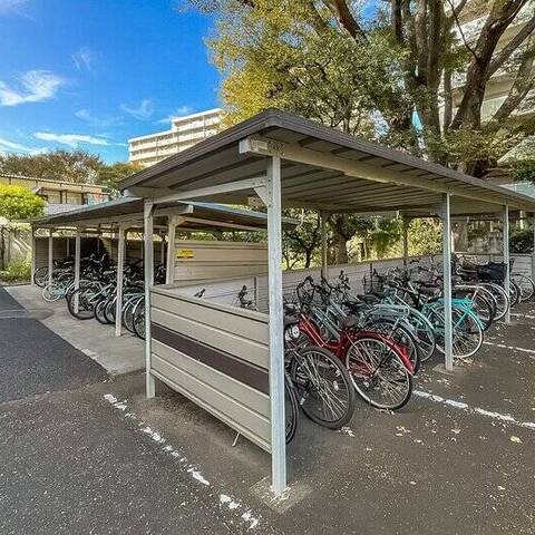 日商岩井芦花公園マンションの建物・共用部写真